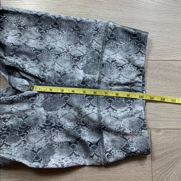 SPIRITUAL GANGSTER Essential High-rise Snake Print Leggings In Tonal Snake Print - Picture 10 of 12